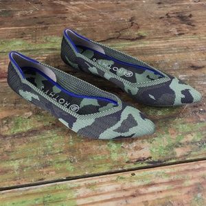 Green black Camo Rothy's point flats 7 EUC